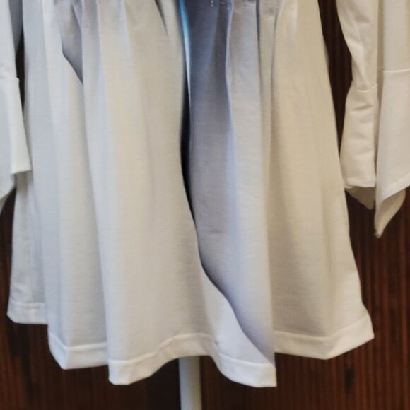 Womens XL White Blue Button Neck Pullover Stretch 3/4 Flair Sleeve Blouse Unworn - Picture 3 of 13